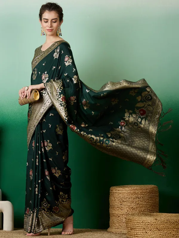 Bottlegreen_Dola_Cotton_Premium_&_Elegant_Saree_With_Blouse_Piece_For_Women