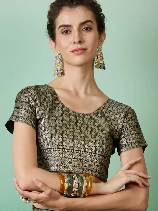 Bottlegreen_Dola_Cotton_Premium_&_Elegant_Saree_With_Blouse_Piece_For_Women