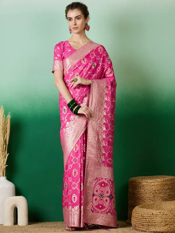 Pink_Dola_Cotton_Premium_&_Elegant_(_Elegant_)_Saree_With_Blouse_Piece_For_Women