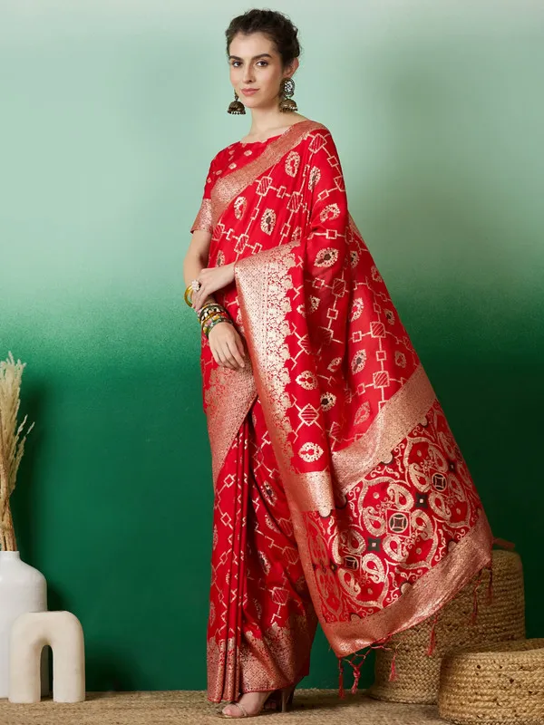 Red_Dola_Cotton_Premium_&_Elegant_(_Elegant_)_Saree_With_Blouse_Piece_For_Women