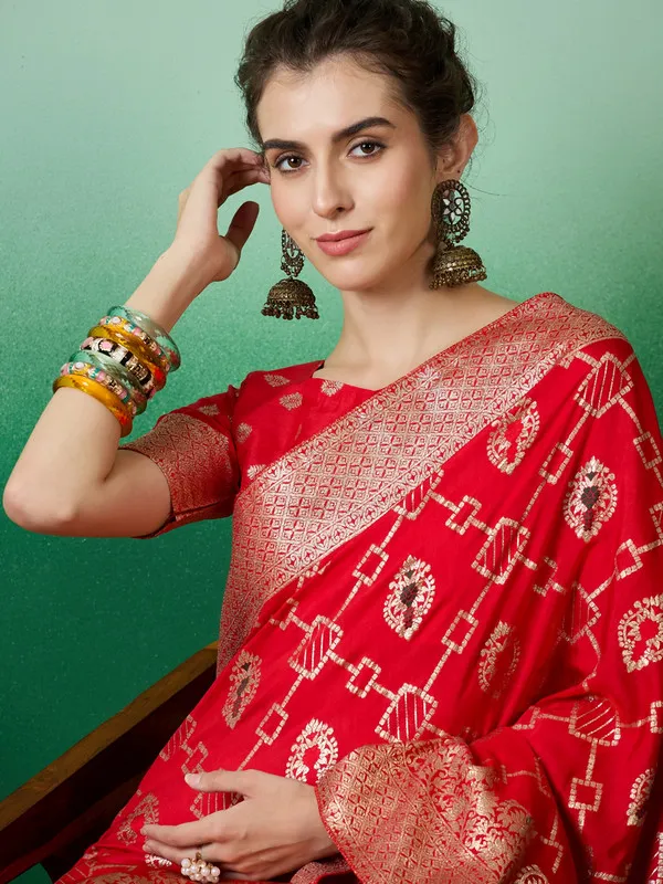 Red_Dola_Cotton_Premium_&_Elegant_(_Elegant_)_Saree_With_Blouse_Piece_For_Women