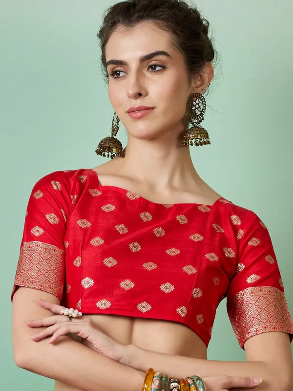 Red_Dola_Cotton_Premium_&_Elegant_(_Elegant_)_Saree_With_Blouse_Piece_For_Women