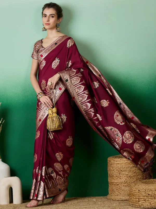 Maroon_Dola_Cotton_Premium_&_Elegant_Saree_With_Blouse_Piece_For_Women