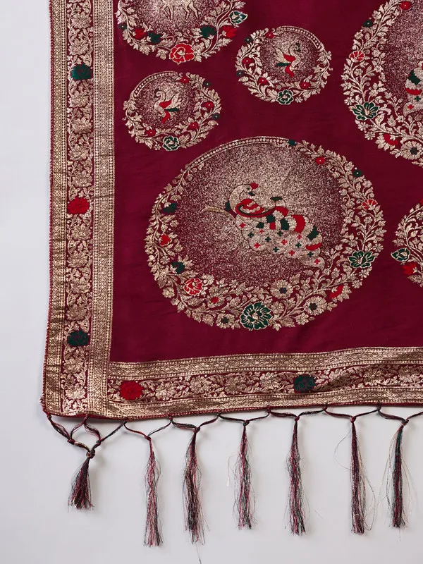 Maroon_Dola_Cotton_Premium_&_Elegant_Saree_With_Blouse_Piece_For_Women