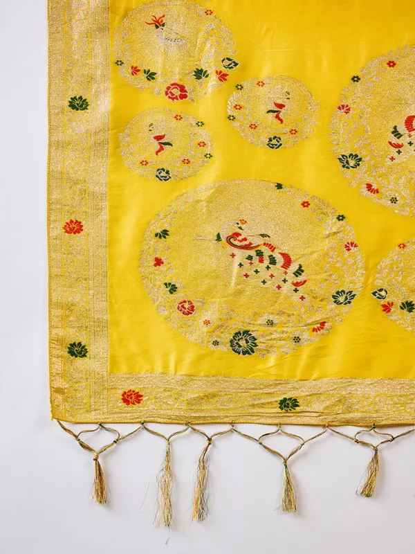 Yellow_Dola_Cotton_Premium_&_Elegant_Saree_With_Blouse_Piece_For_Women