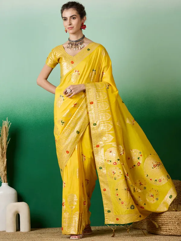 Yellow_Dola_Cotton_Premium_&_Elegant_Saree_With_Blouse_Piece_For_Women