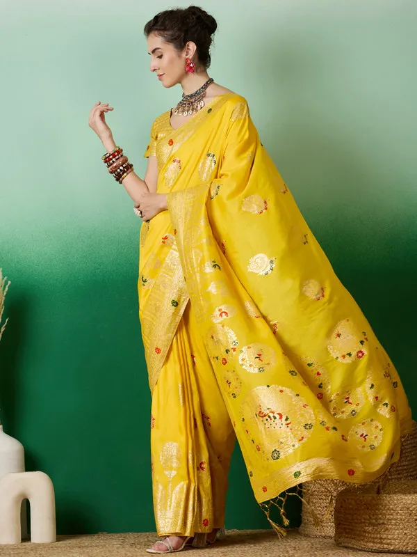 Yellow_Dola_Cotton_Premium_&_Elegant_Saree_With_Blouse_Piece_For_Women