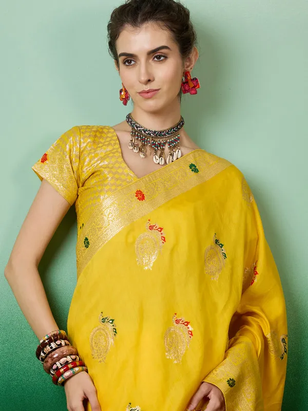 Yellow_Dola_Cotton_Premium_&_Elegant_Saree_With_Blouse_Piece_For_Women