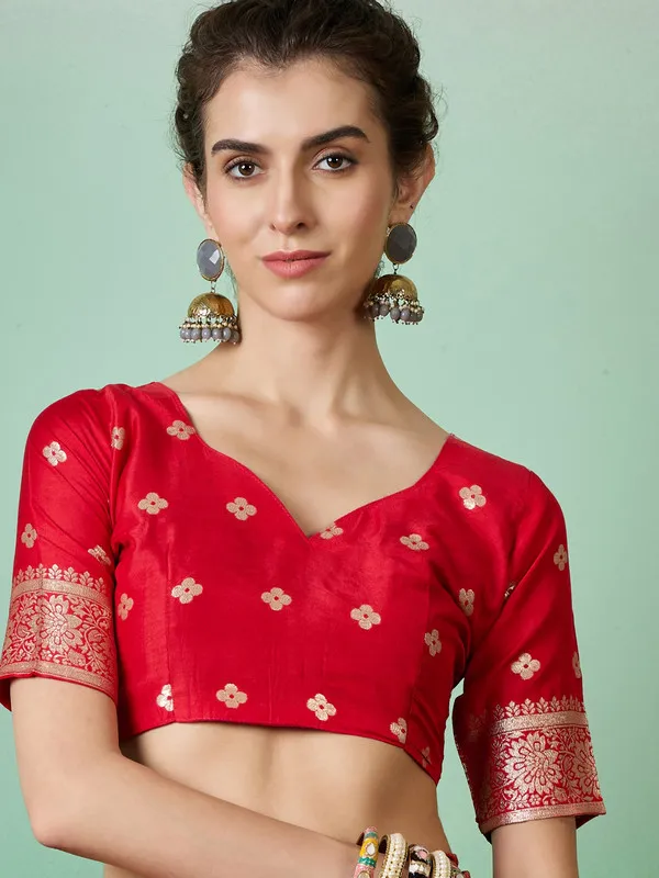 Red_Dola_Cotton_Premium_&_Elegant_(_Traditional_)_Saree_With_Blouse_Piece_For_Women