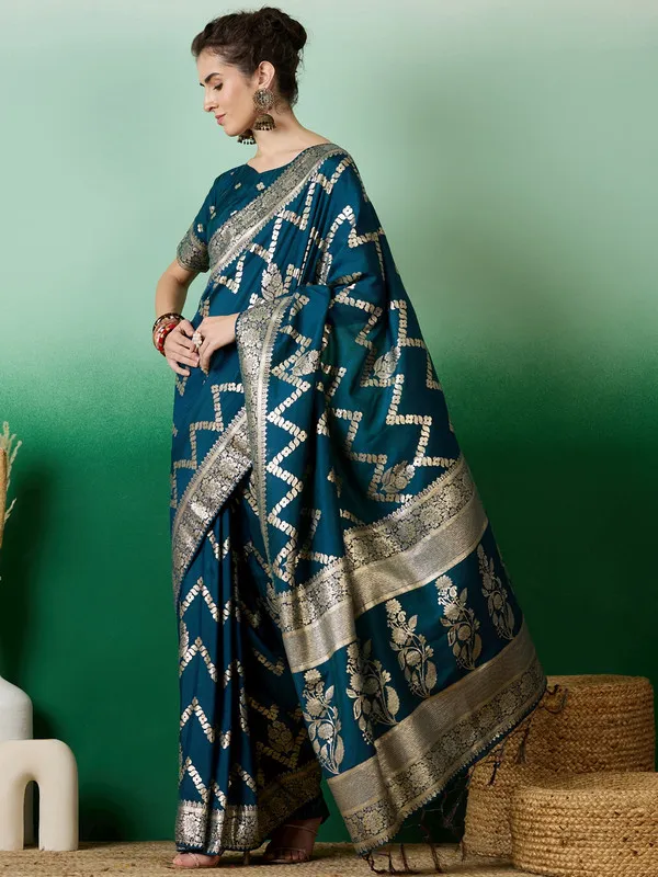 Teal_Dola_Cotton_Premium_&_Elegant_(_Traditional_)_Saree_With_Blouse_Piece_For_Women