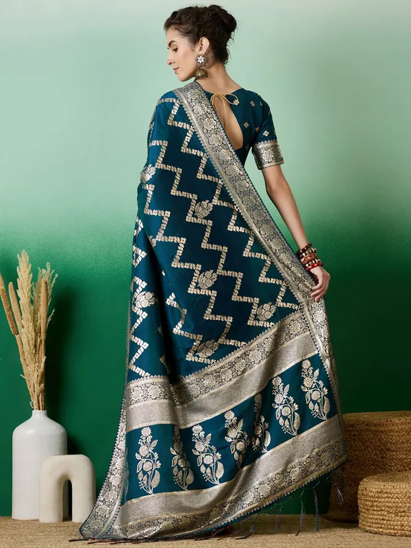 Teal_Dola_Cotton_Premium_&_Elegant_(_Traditional_)_Saree_With_Blouse_Piece_For_Women