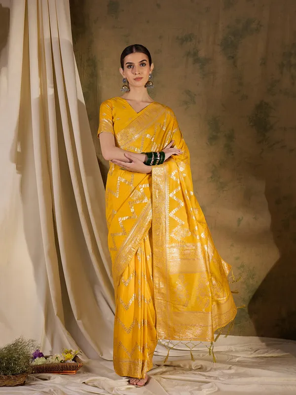 Yellow_Dola_Cotton_Premium_&_Elegant_(_Traditional_)_Saree_With_Blouse_Piece_For_Women