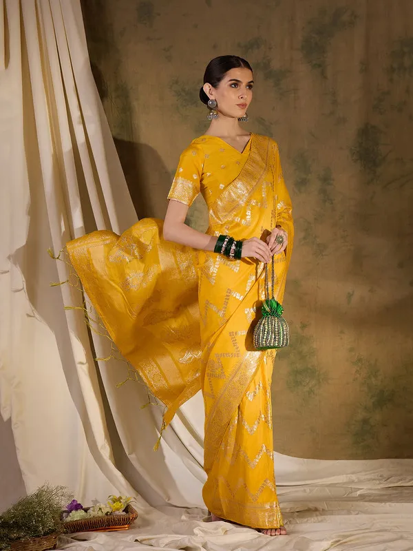 Yellow_Dola_Cotton_Premium_&_Elegant_(_Traditional_)_Saree_With_Blouse_Piece_For_Women