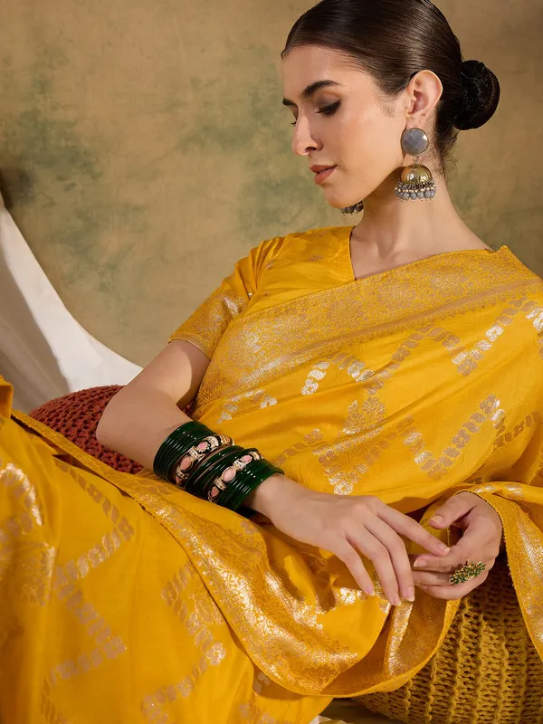 Yellow_Dola_Cotton_Premium_&_Elegant_(_Traditional_)_Saree_With_Blouse_Piece_For_Women