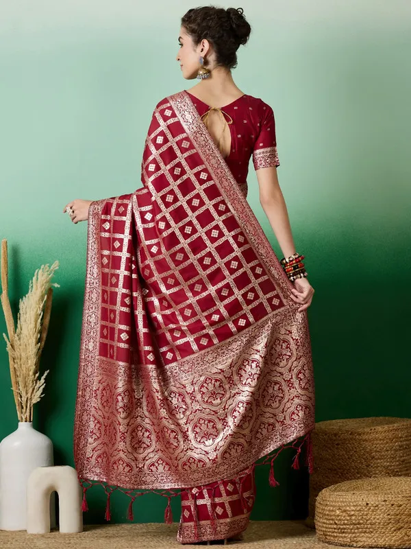 Maroon_Dola_Cotton_Premium_&_Elegant_(_Rich_Pallu_)_Saree_With_Blouse_Piece_For_Women