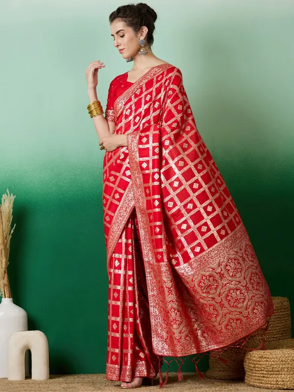Red_Dola_Cotton_Premium_&_Elegant_(_Rich_Pallu_)_Saree_With_Blouse_Piece_For_Women