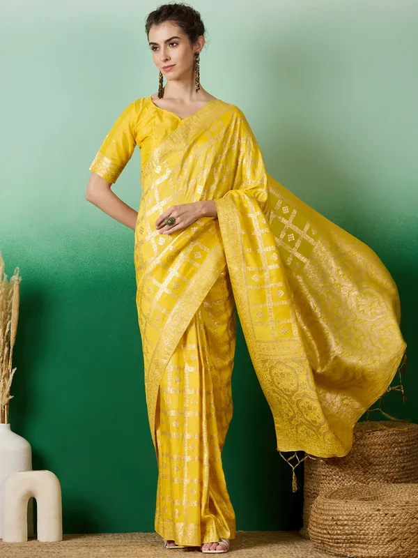 Yellow_Dola_Cotton_Premium_&_Elegant_(_Rich_Pallu_)_Saree_With_Blouse_Piece_For_Women
