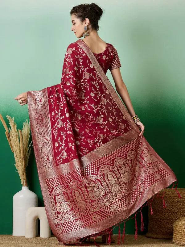 Maroon_Dola_Cotton_Premium_&_Elegant_(_Rich_)_Saree_With_Blouse_Piece_For_Women