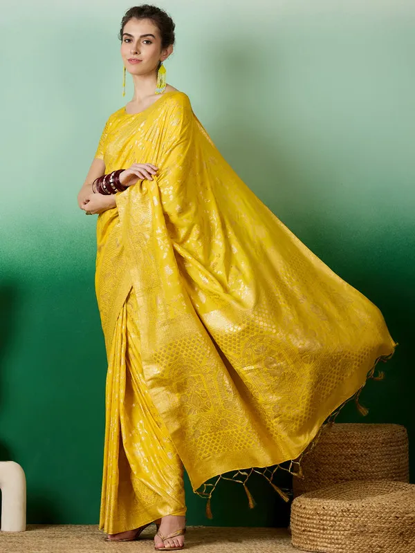 Yellow_Dola_Cotton_Premium_&_Elegant_(_Rich_)_Saree_With_Blouse_Piece_For_Women