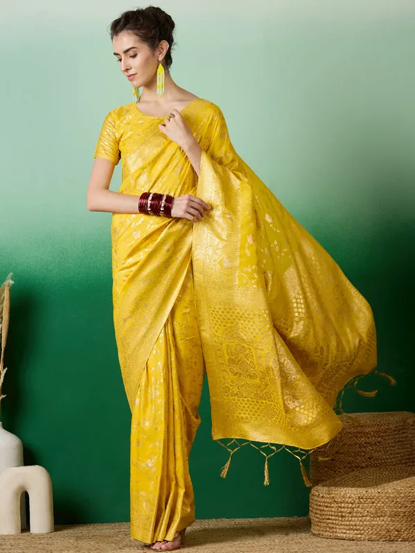 Yellow_Dola_Cotton_Premium_&_Elegant_(_Rich_)_Saree_With_Blouse_Piece_For_Women