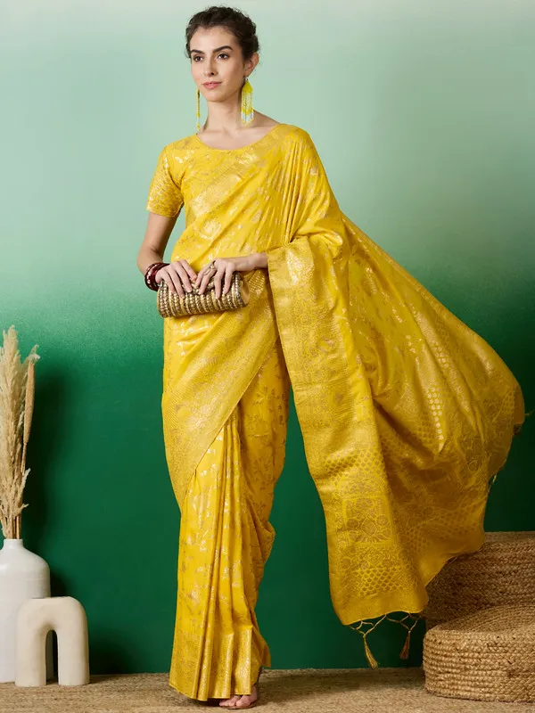 Yellow_Dola_Cotton_Premium_&_Elegant_(_Rich_)_Saree_With_Blouse_Piece_For_Women
