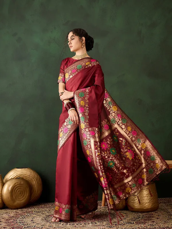 Maroon_Cotton_Silk___Premium_&_Elegant_(_Multicolour_Floral_Jacquard_)_Saree_With_Blouse_Piece_For_Women