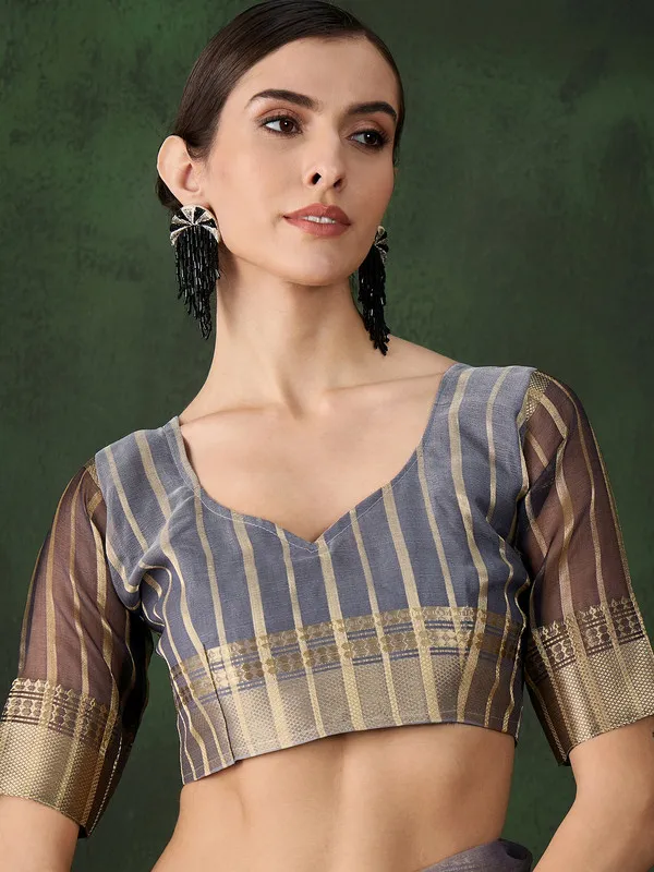 Grey_Khadi_Organza_Premium_&_Elegant_Saree_With_Blouse_Piece_For_Women