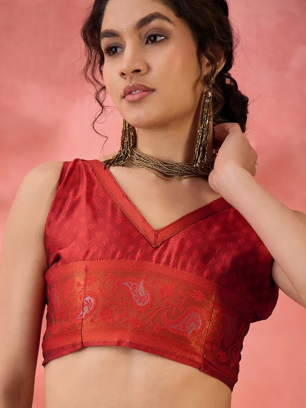Red_Cotton_Silk___Premium_&_Elegant_(_Rich_Zari_)_Saree_With_Blouse_Piece_For_Women