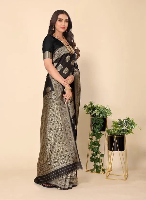 Black_Silk_Premium_&_Elegant_(_Rich_Pallu_)_Kanjivaram_Banarasi_Saree_With_Blouse_Piece_For_Women