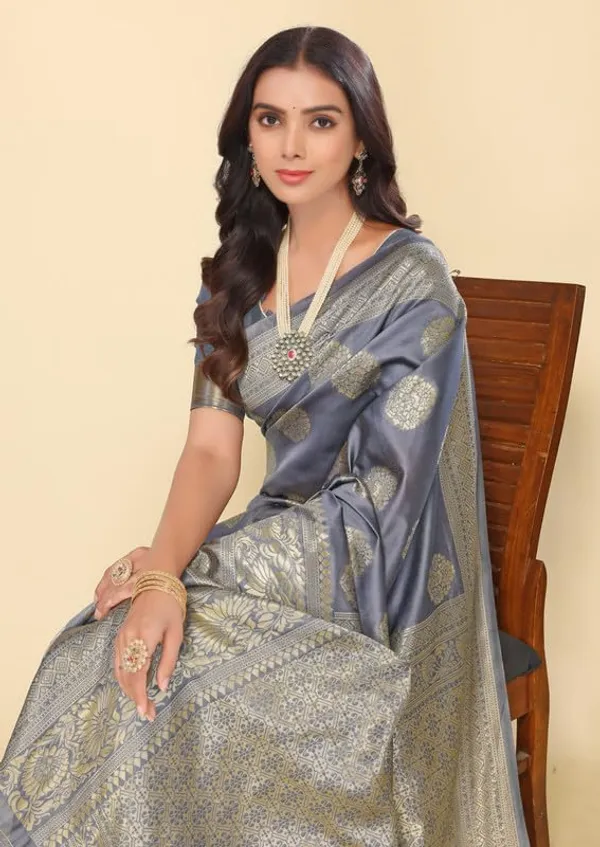 Grey_Silk_Premium_&_Elegant_(_Rich_Pallu_)_Kanjivaram_Banarasi_Saree_With_Blouse_Piece_For_Women