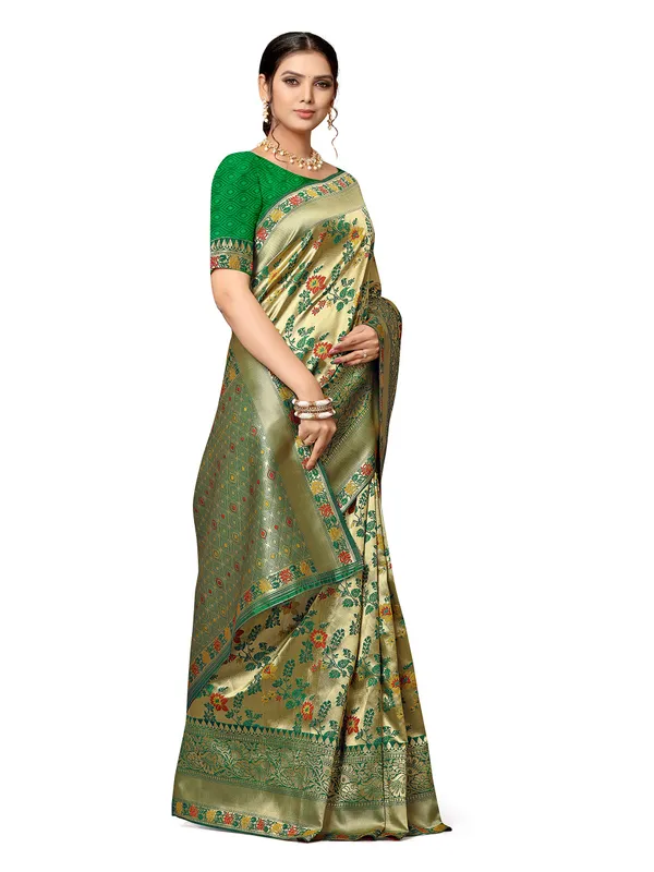 Green_Silk___Premium_&_Elegant_(_Floral_Pattern_)_Saree_Saree_With_Blouse_Piece_For_Women