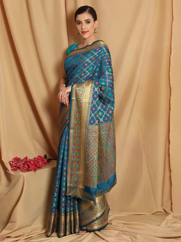 Teal_Blue_Cotton_Silk_Premium_&_Elegant_Banarasi_Saree_With_Blouse_Piece_For_Women