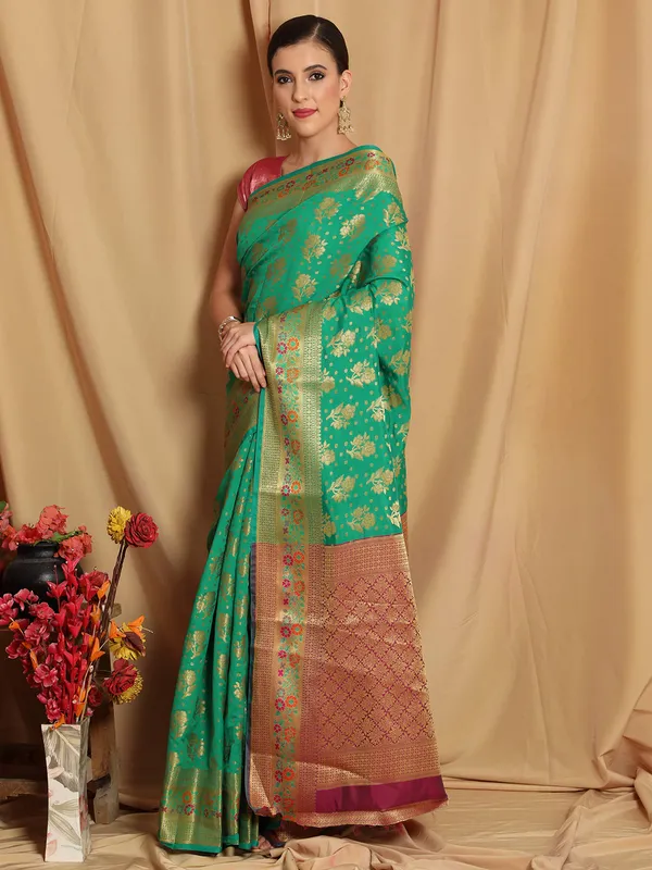 Dark_Green_Cotton_Silk_Premium_&_Elegant_Banarasi_Saree_With_Blouse_Piece_For_Women