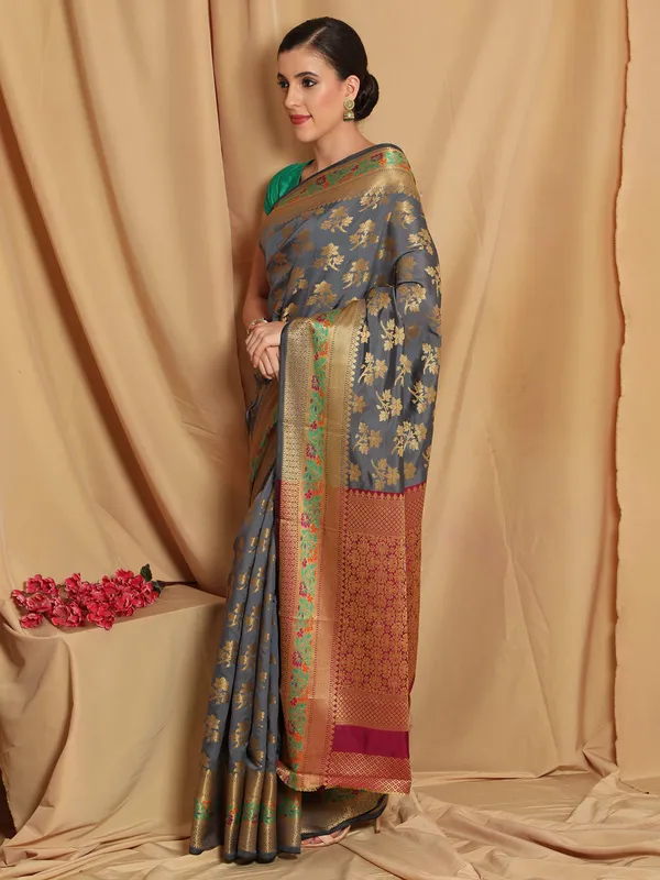 Grey_Cotton_Silk_Premium_&_Elegant_Banarasi_Saree_With_Blouse_Piece_For_Women