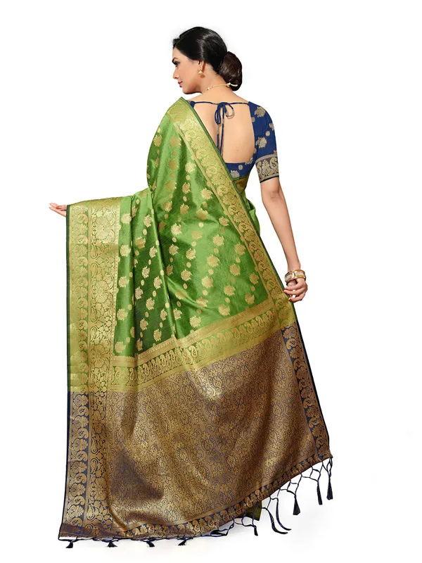 Green_Silk_Premium_&_Elegant_(_Heavy_Tassels_Zari_Work_)_Banarasi_Saree_With_Blouse_Piece_For_Women
