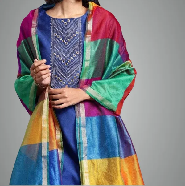 Multicolor_Silk_Blend_Checke_Dupatta_For_Women