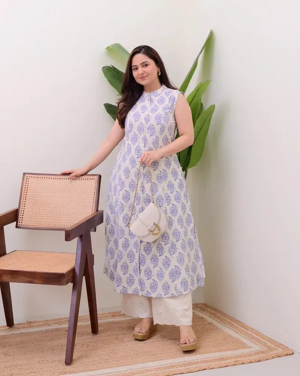 White_&_Blue_Floral_Printed_Kurta_With_Pant_Set_|_For_Women