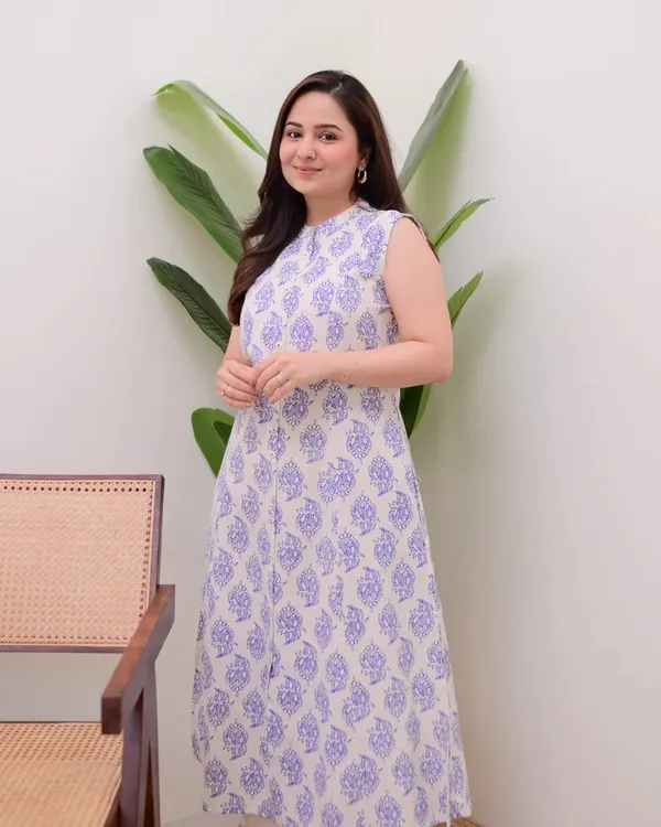 White_&_Olive_Green_Floral_Printed_Kurta_With_Pant_Set_|_For_Women