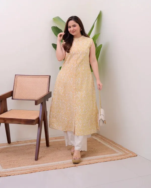 Yellow_Floral_Printed_Kurta_With_Pant_Set_|_For_Women