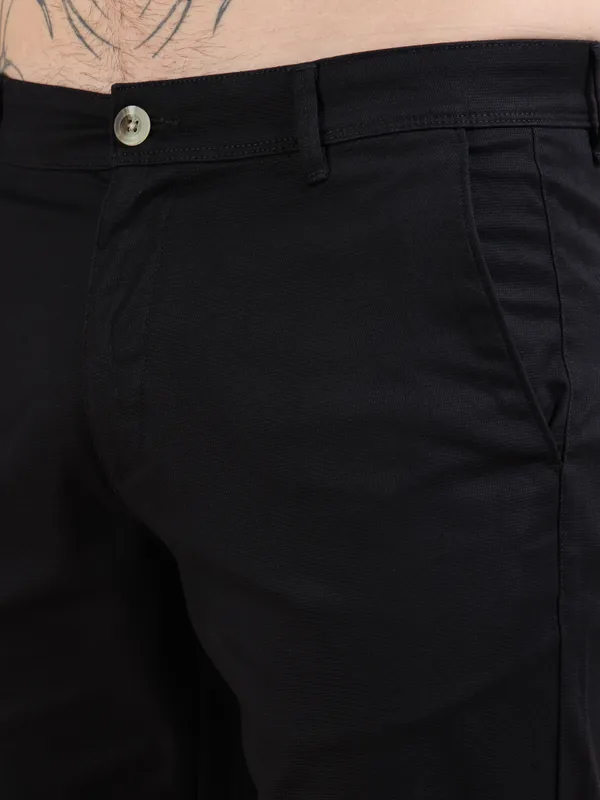 Black_Cotton_Solid_Chinos_Shorts_For_Men