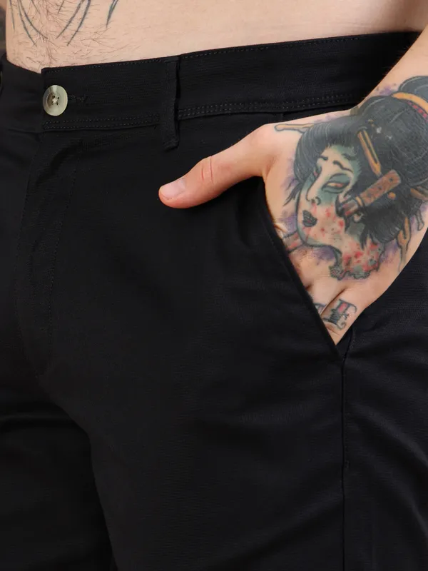 Black_Cotton_Solid_Chinos_Shorts_For_Men
