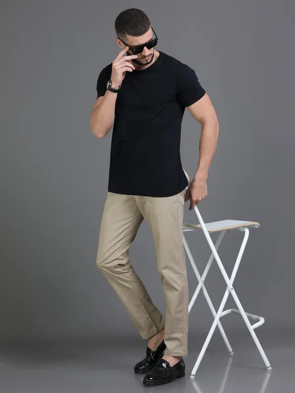 Beige_Cotton_Regular_Slim_Fit_Solid_Mid-Rise_Trouser_For_Men