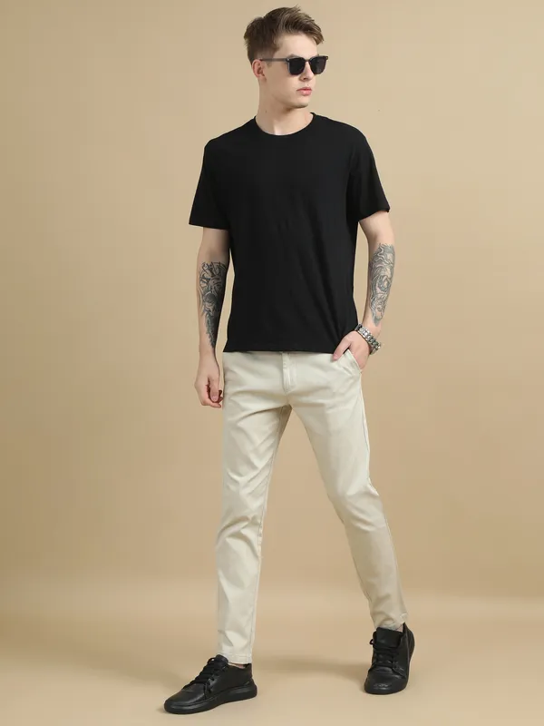 Beige_Cotton_Regular_Slim_Fit_Solid_Mid-Rise_Trouser_For_Men