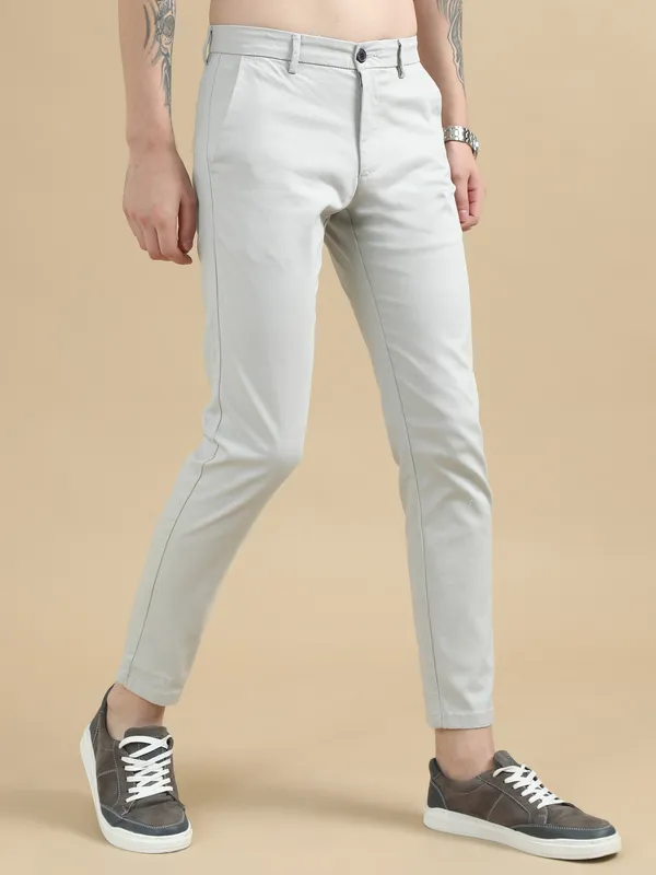 Off_White_Cotton_Regular_Slim_Fit_Solid_Mid-Rise_Trouser_For_Men