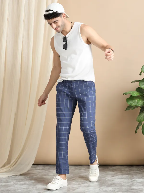 Blue_Checked_Cotton_Regular_Slim_Fit_Solid_Mid-Rise_Trouser_For_Men