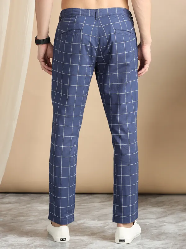 Blue_Checked_Cotton_Regular_Slim_Fit_Solid_Mid-Rise_Trouser_For_Men