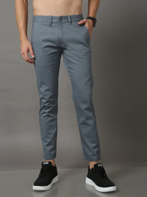 Grey_Cotton_Regular_Slim_Fit_Solid_Mid-Rise_Trouser_For_Men