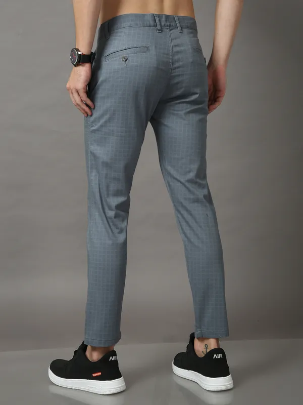 Grey_Cotton_Regular_Slim_Fit_Solid_Mid-Rise_Trouser_For_Men