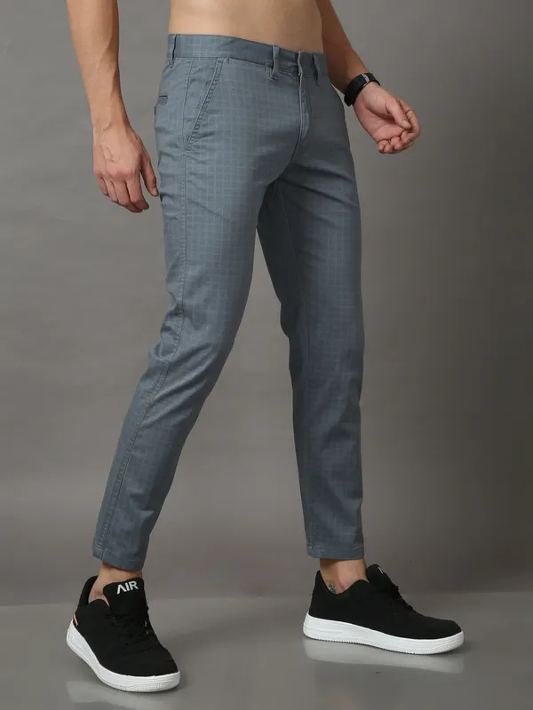 Grey_Cotton_Regular_Slim_Fit_Solid_Mid-Rise_Trouser_For_Men