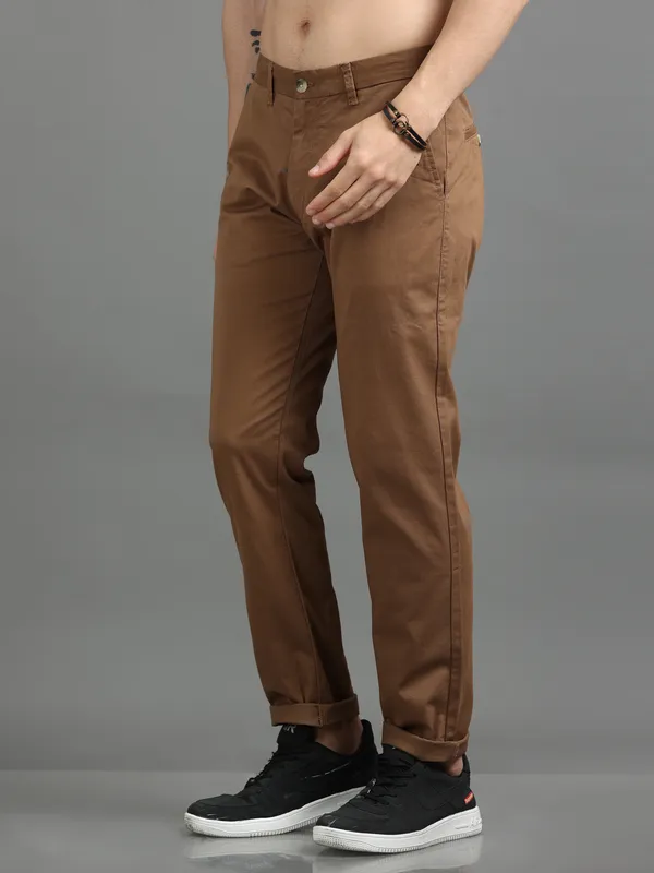 Brown_Cotton_Regular_Slim_Fit_Solid_Mid-Rise_Trouser_For_Men